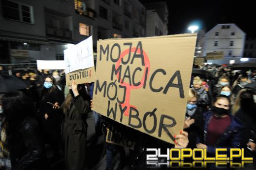 "To jest wojna". Kobiety manifestowały w obronie swoich praw