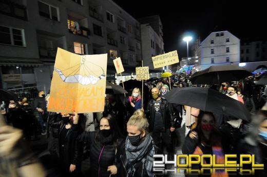 "To jest wojna". Kobiety manifestowały w obronie swoich praw
