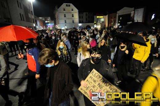 "To jest wojna". Kobiety manifestowały w obronie swoich praw