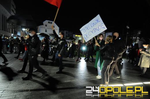 "To jest wojna". Kobiety manifestowały w obronie swoich praw