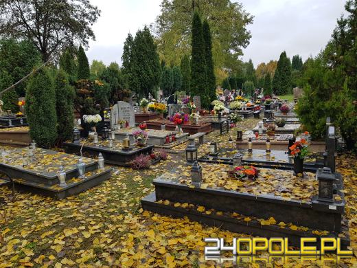 Dziś Wszystkich Świętych...Opolanie zapalają znicze pod cmentarzem na Półwsi 