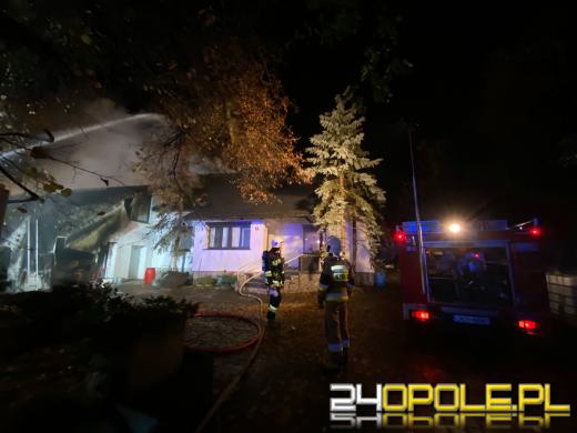 Nocna akcja straży w Zdzieszowicach. Płonął dom jednorodzinny