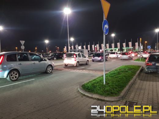 Opolanie ruszyli na zakupy. Od jutra większość sklepów w galeriach będzie zamknięta