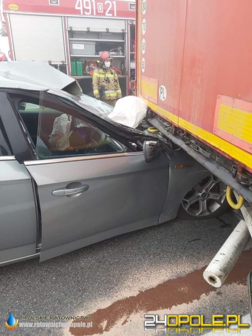 Zderzenie samochodu ciężarowego z osobowym na opolskim odcinku A4