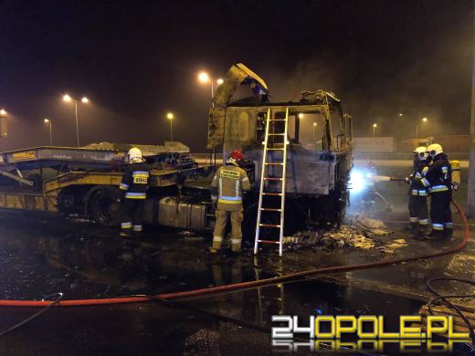 Laweta zapaliła się podczas jazdy. Niebezpieczne zdarzenie na A4