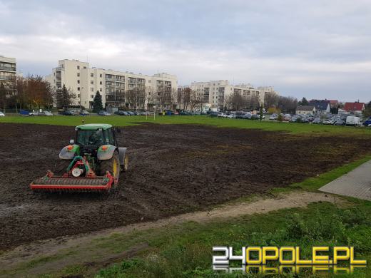 Spółdzielnia mieszkaniowa wyrównuje teren po cyrku Korona