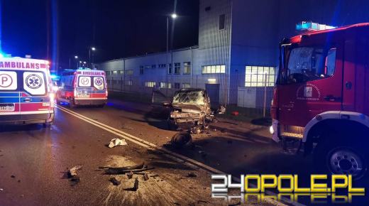 Czołowe zderzenie pojazdów w Ciężkowicach