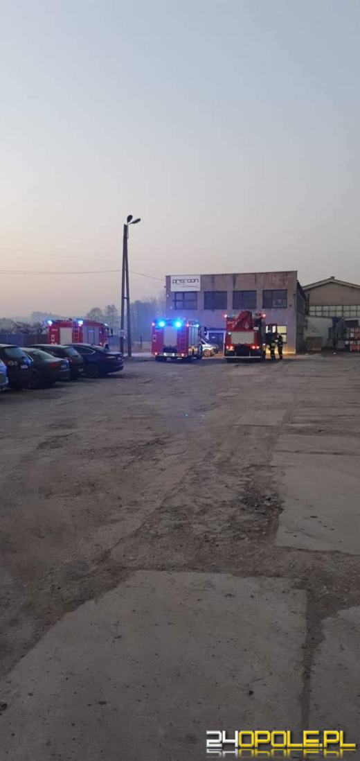 Ozimek: Stalowa konstrukcja zawaliła się na mężczyznę. Poniósł śmierć na miejscu 