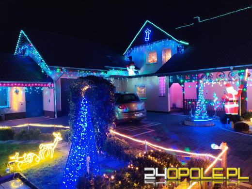 Pięknie rozświetlony dom w Dziedzicach przyciąga tłumy. To rodzinna tradycja