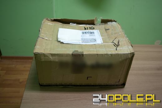 Udaremniono przemyt telefonów komórkowych do więzienia. Ukryto je w chusteczkach