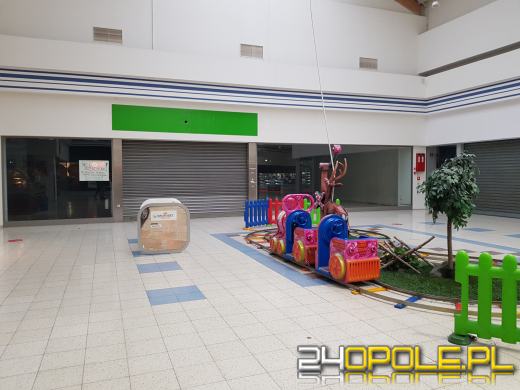 "Galeria Ozimska" już bez Tesco. Najemcy również uciekają 