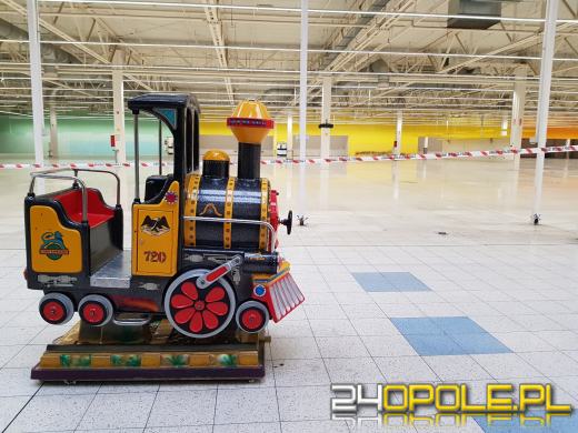 "Galeria Ozimska" już bez Tesco. Najemcy również uciekają 