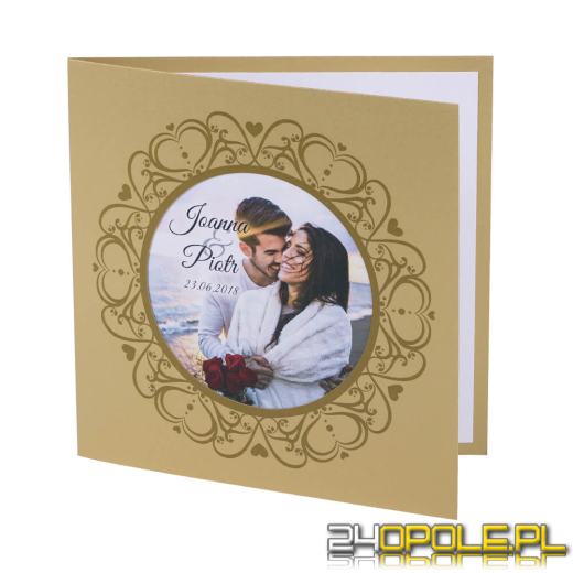 Zaproszenia na ślub z personalizowanym zdjęciem to istny hit. Zobacz, dlaczego