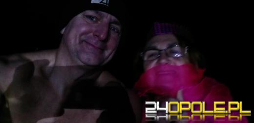 Tradycyjnie powitali Nowy Rok w zimnej wodzie