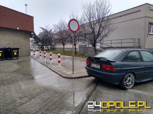 Awaria sieci wodociągowej na osiedlu Armii Krajowej - zdjęcia czytelników