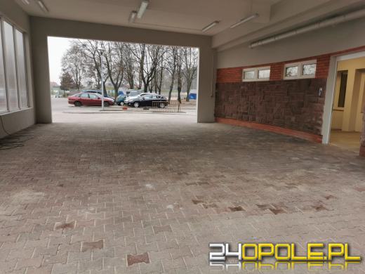 Śluza dla karetek w szpitalu w Ozimku jest już gotowa