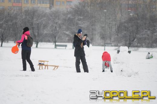 Dzieci doczekały się zimy! Park AK pełen śnieżnych bałwanów