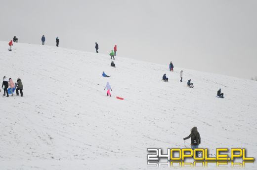 Dzieci doczekały się zimy! Park AK pełen śnieżnych bałwanów