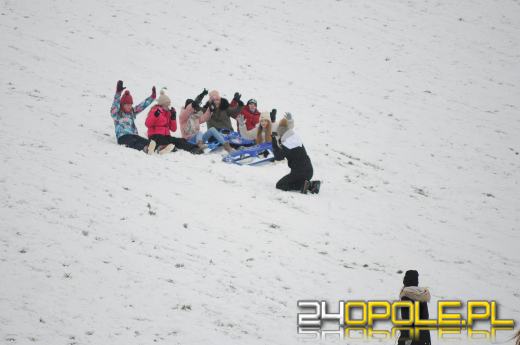 Dzieci doczekały się zimy! Park AK pełen śnieżnych bałwanów