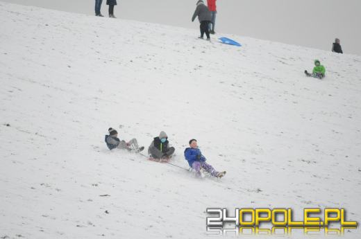 Dzieci doczekały się zimy! Park AK pełen śnieżnych bałwanów