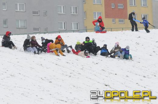 Dzieci doczekały się zimy! Park AK pełen śnieżnych bałwanów