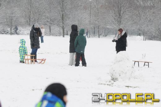 Dzieci doczekały się zimy! Park AK pełen śnieżnych bałwanów