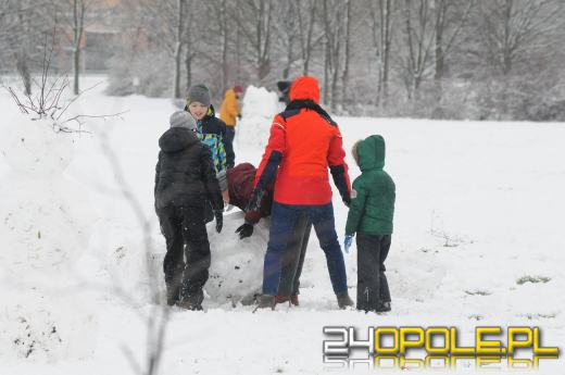 Dzieci doczekały się zimy! Park AK pełen śnieżnych bałwanów