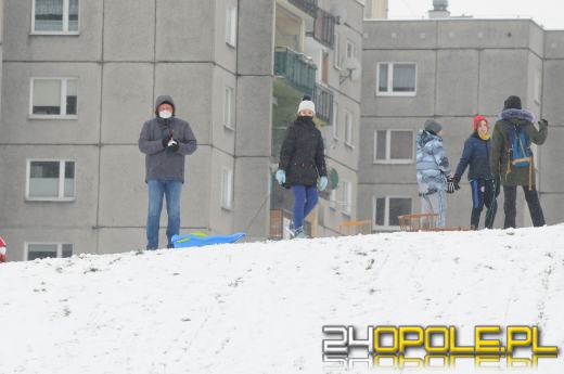 Dzieci doczekały się zimy! Park AK pełen śnieżnych bałwanów
