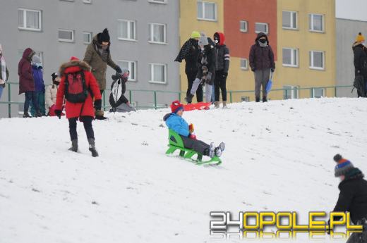 Dzieci doczekały się zimy! Park AK pełen śnieżnych bałwanów