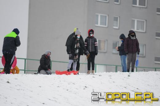 Dzieci doczekały się zimy! Park AK pełen śnieżnych bałwanów