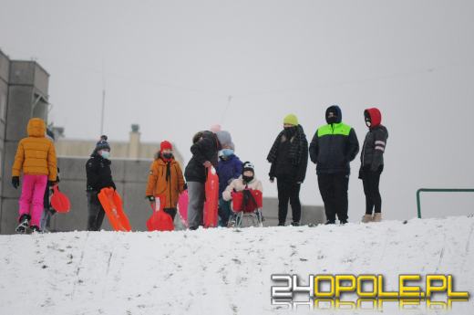 Dzieci doczekały się zimy! Park AK pełen śnieżnych bałwanów
