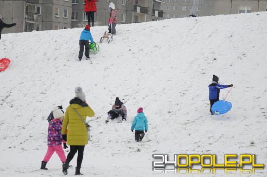 Dzieci doczekały się zimy! Park AK pełen śnieżnych bałwanów