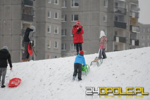 Dzieci doczekały się zimy! Park AK pełen śnieżnych bałwanów