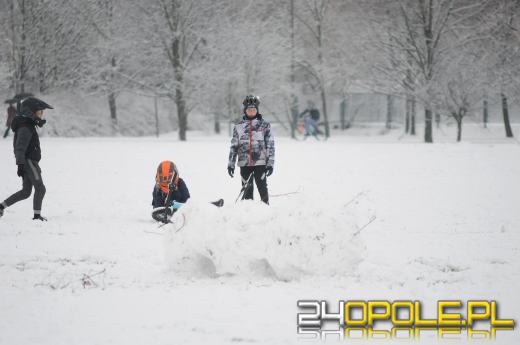Dzieci doczekały się zimy! Park AK pełen śnieżnych bałwanów