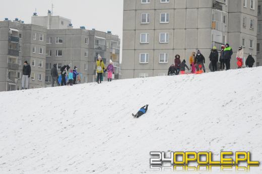 Dzieci doczekały się zimy! Park AK pełen śnieżnych bałwanów