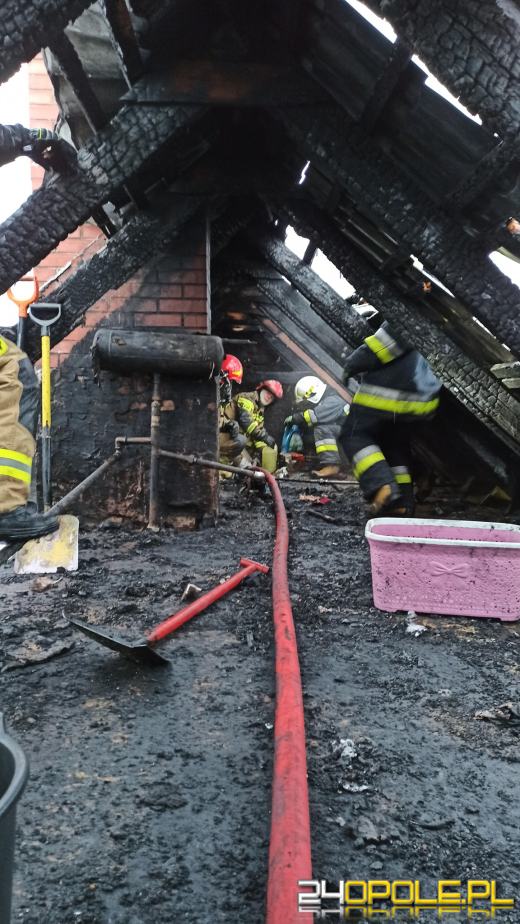 Pożar w Okopach. Mieszkańcy w kilka chwil stracili dach nad głową