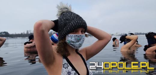 Fani morsowania doczekali się lodu na kąpielisku Bolko