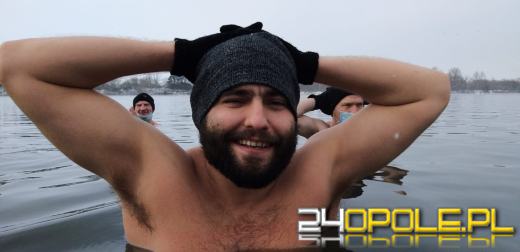 Fani morsowania doczekali się lodu na kąpielisku Bolko