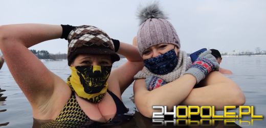 Fani morsowania doczekali się lodu na kąpielisku Bolko