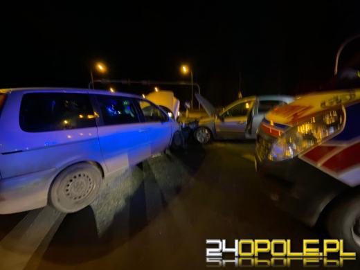 Zderzenie pojazdów w Otmuchowie. Jedna osoba ranna 