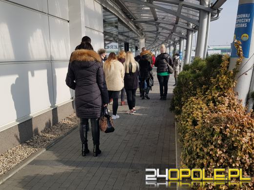 Sklepy w galeriach otwarte. Opolanie ruszyli na zakupy