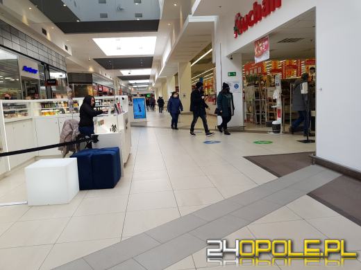Sklepy w galeriach otwarte. Opolanie ruszyli na zakupy