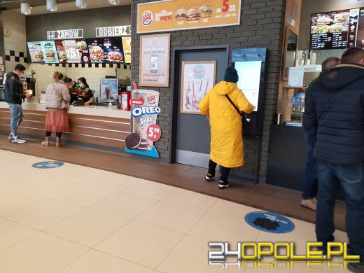 Sklepy w galeriach otwarte. Opolanie ruszyli na zakupy