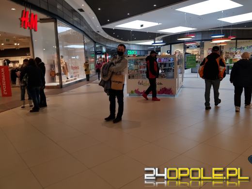 Sklepy w galeriach otwarte. Opolanie ruszyli na zakupy