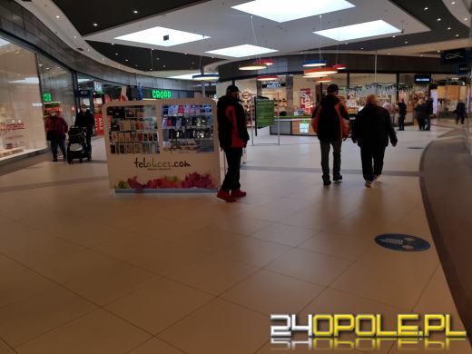 Sklepy w galeriach otwarte. Opolanie ruszyli na zakupy
