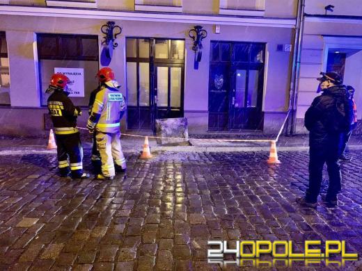 Zimna noc w centrum Opola. Trwa usuwanie awarii sieci ciepłowniczej