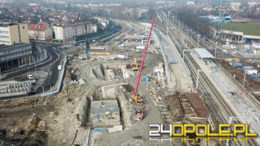 Ogrom pracy przy budowie Centrum Przesiadkowego Opole Wschodnie. Widać efekty
