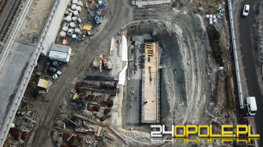 Ogrom pracy przy budowie Centrum Przesiadkowego Opole Wschodnie. Widać efekty