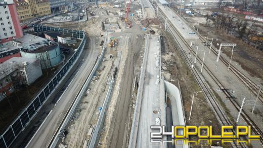 Ogrom pracy przy budowie Centrum Przesiadkowego Opole Wschodnie. Widać efekty