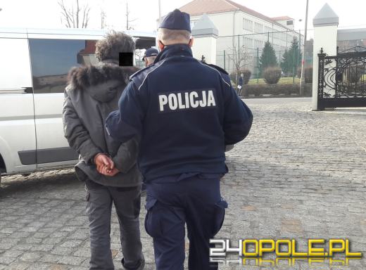Był poszukiwany - policjanci zauważyli go na jednej z ulic